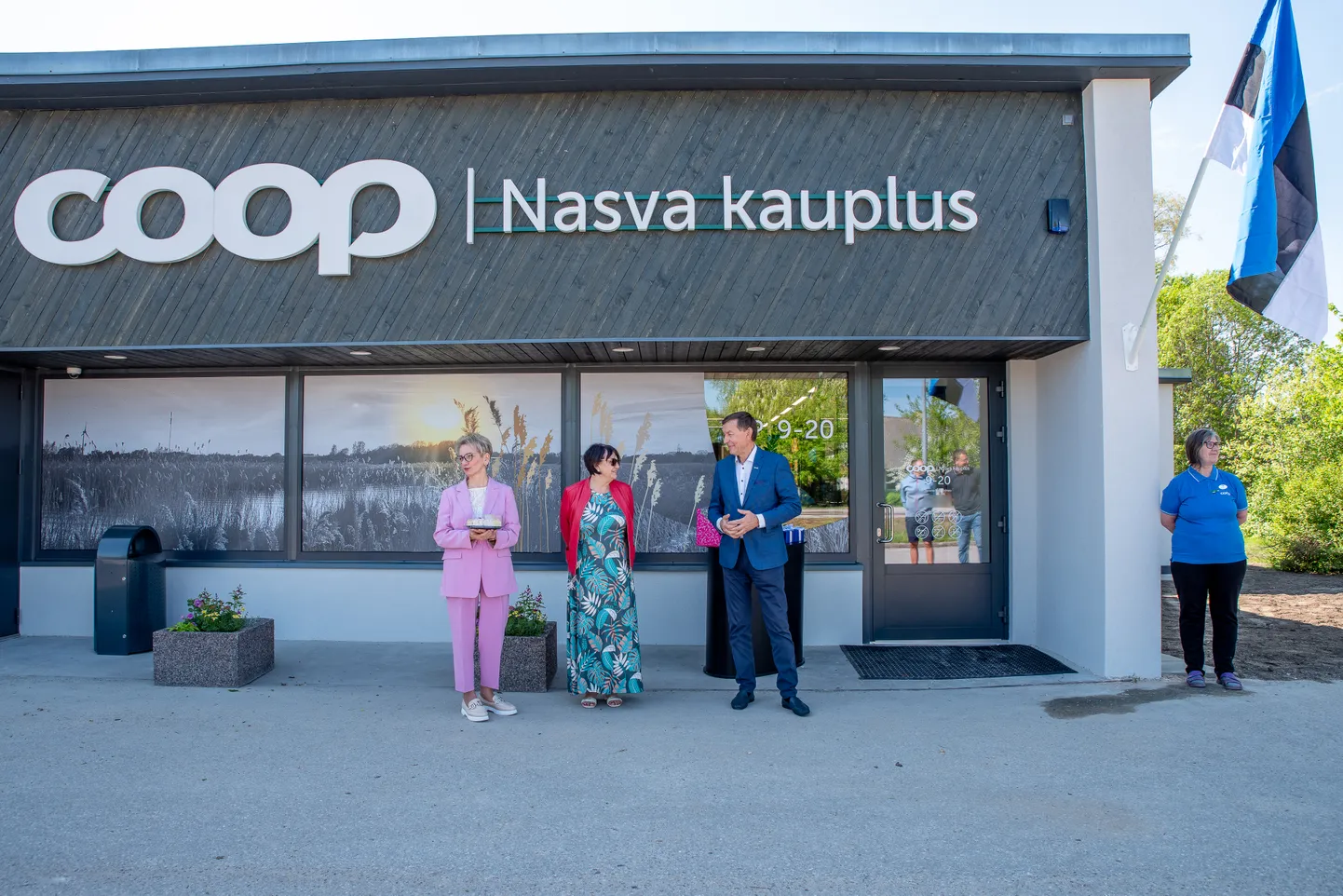 Saaremaa Tarbijate Ühistu kaubandusjuht Marika Mägi (vasakul) ning juhatuse liikmed Mai Takkis ja Kalle Koov.
