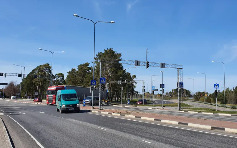 Voolukatkestus Pärnus lülitas välja valgusfooridki.
