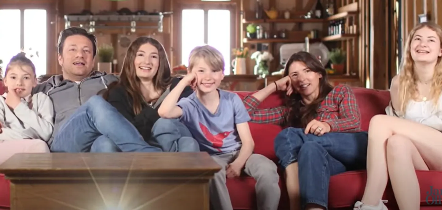 Jamie Oliver, Jools Oliver ja nende lapsed.