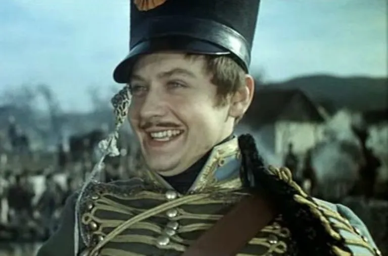 Oleg Tabakov Nikolai Rostovina filmis «Sõda ja rahu»