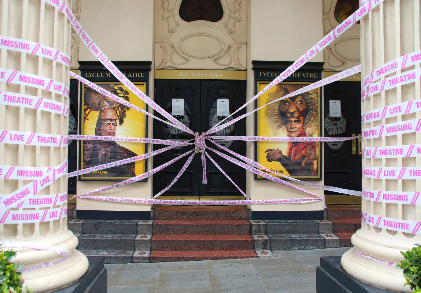 Suletud Londoni West Endi teater