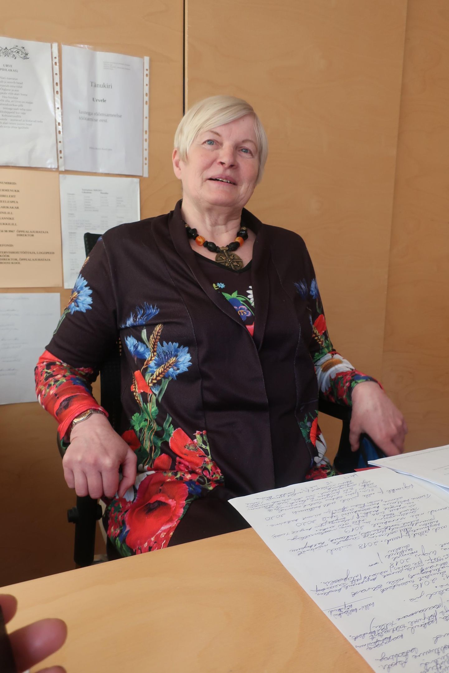 Oma eeskujuks pärimuse kogumisel peab Põlva lasteaia Mesimumm liikumisõpetaja Urve Vares emapoolset vanaema Almat.