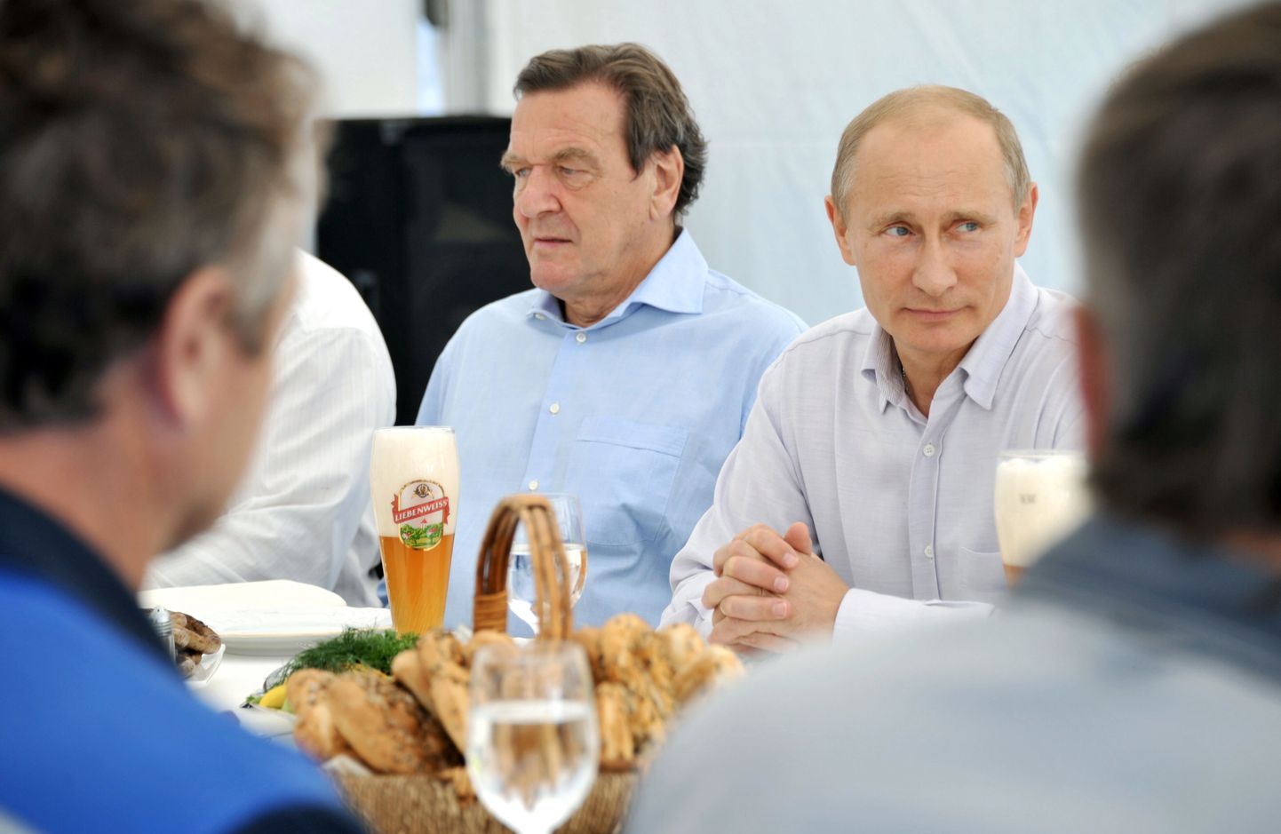Gerhards Šrēders un Vladimirs Putins. 2011. gads.