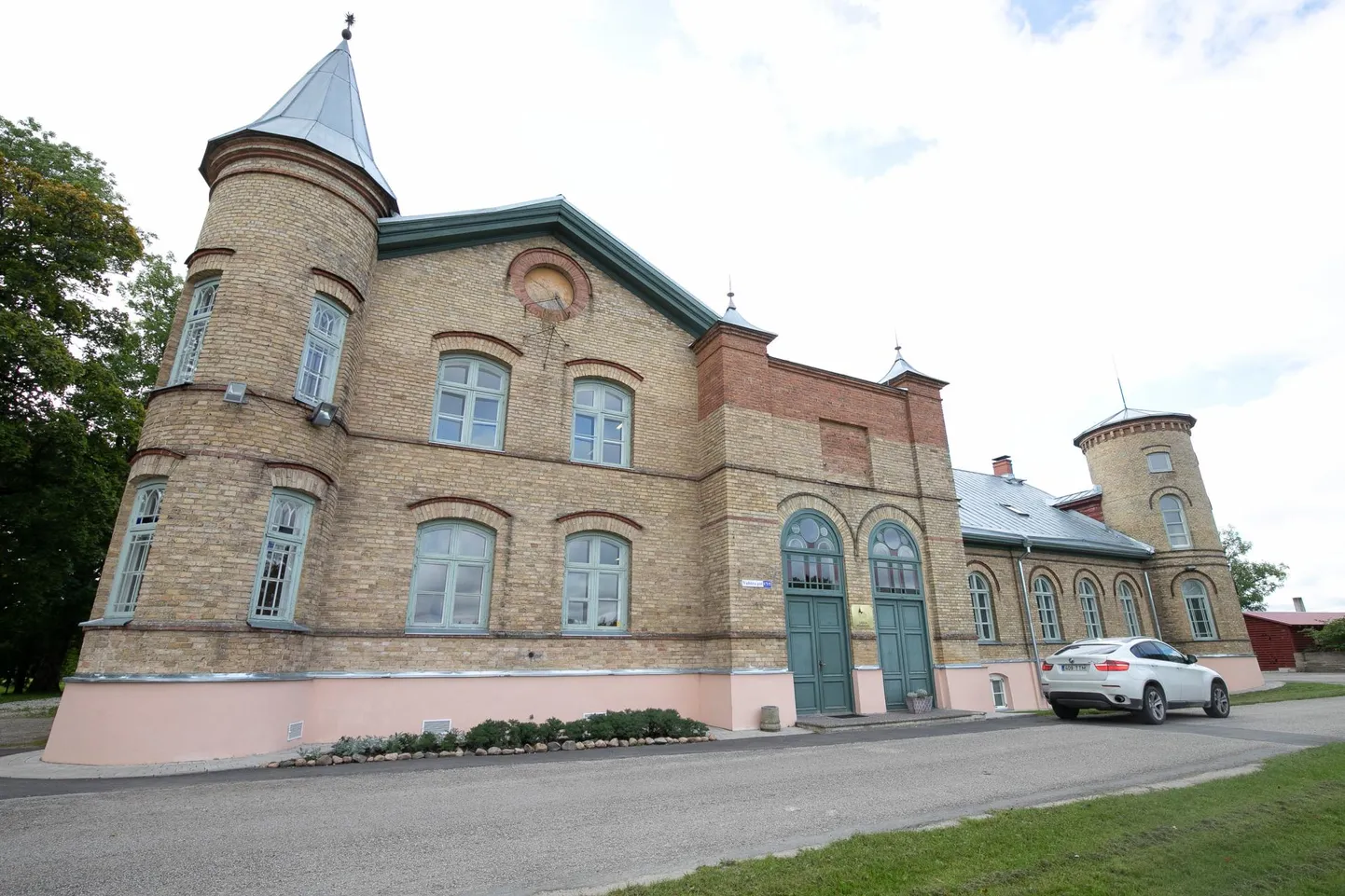 Lasila põhikoolis on puudu matemaatika- ja inglise keele õpetaja.