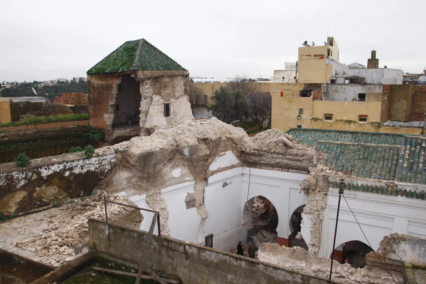 Auk, mis jäi järgi 19. veebruaril varisenud minaretist.