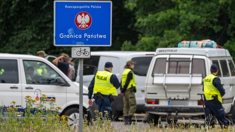Polija pagarinās kontroli uz robežas ar Lietuvu un Vāciju