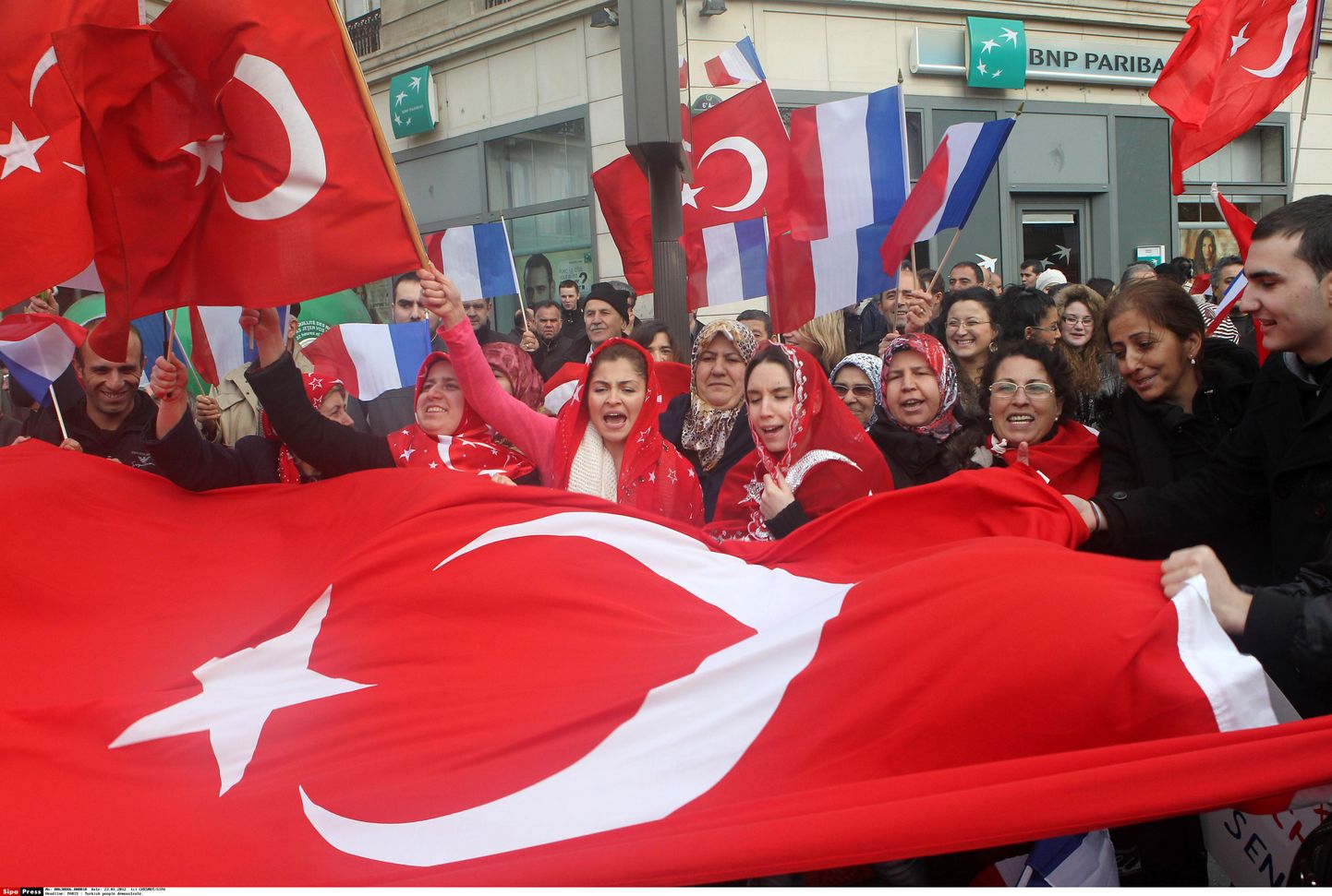 Prantsuse senati otsus tõi türklased tänavatele meelt avaldama.