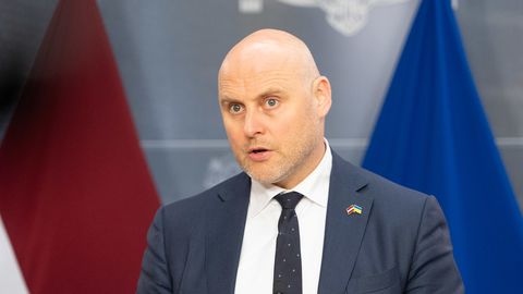 Kulbergs ar Valaini pārrunās LMT un 