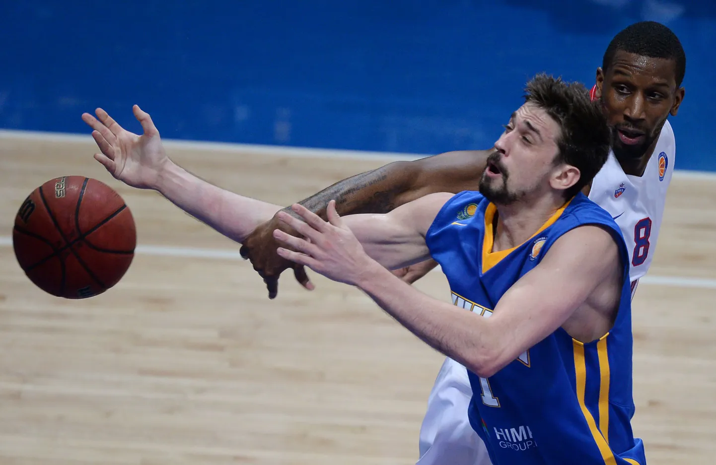 Aleksei Šved (sinises).