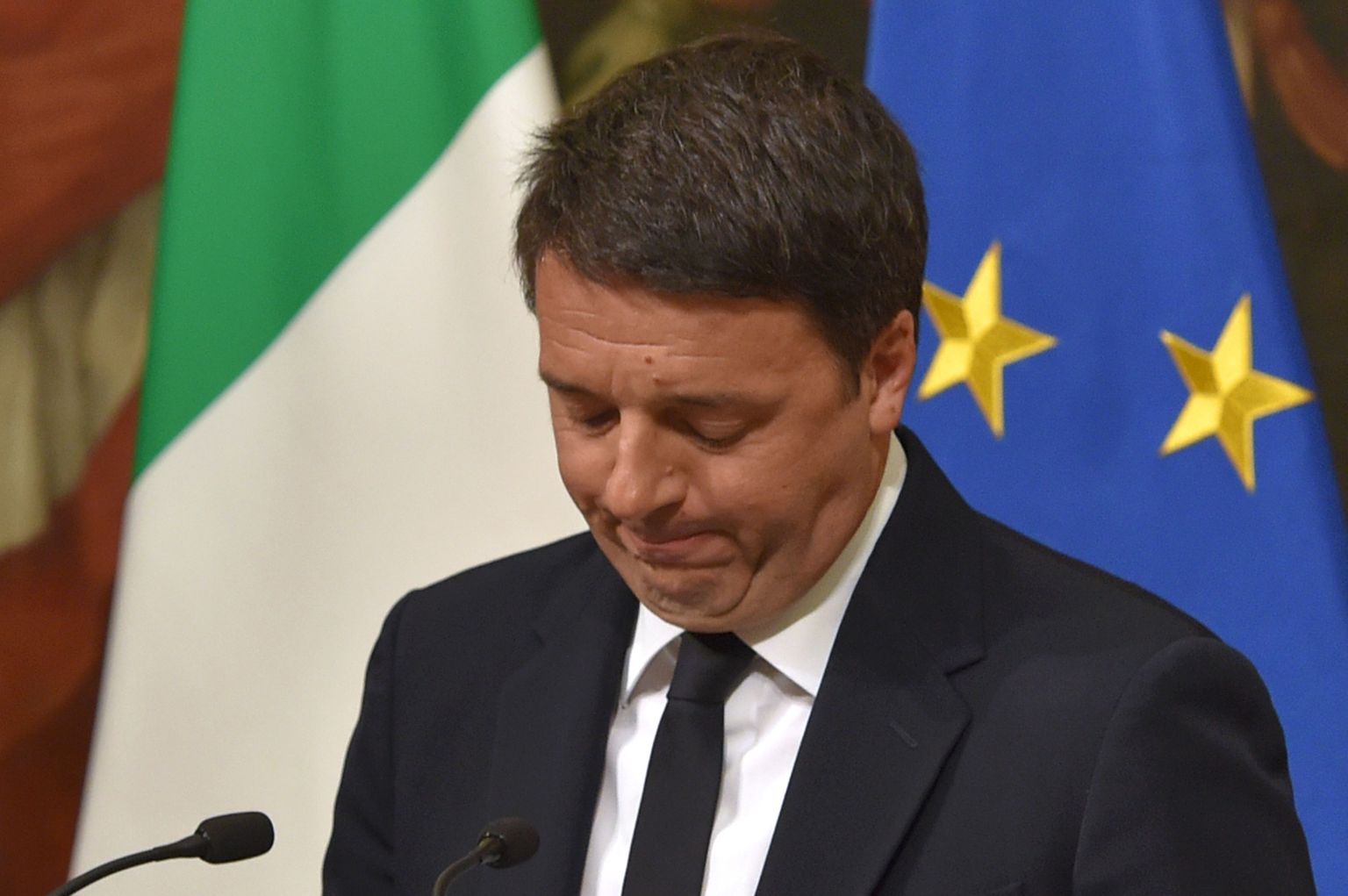 Itaalia peaminister Matteo Renzi teatab tagasiastumisest pärast tema algatatud referendumi läbikukkumist.