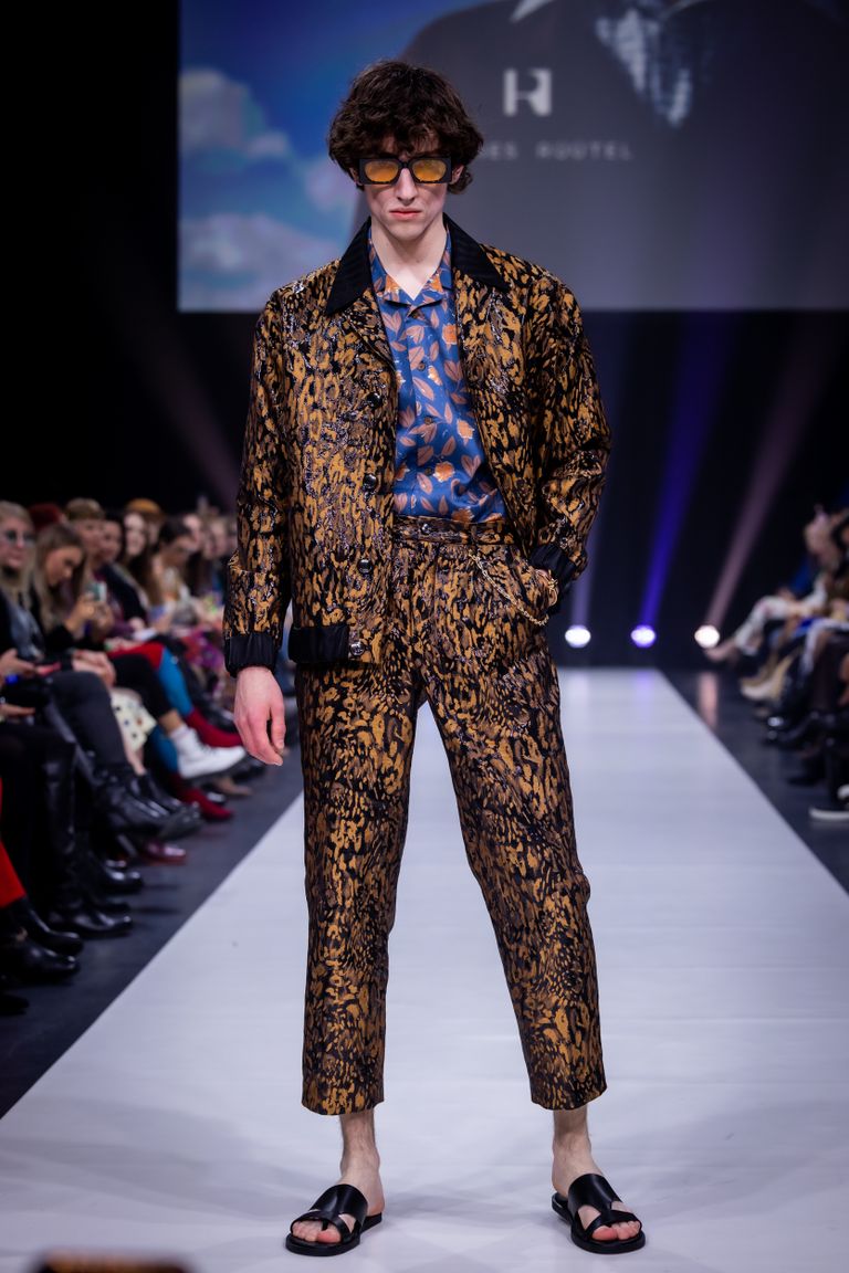 Hannes Rüütel tõi Tallinn Fashion Weekil lavale meestekollektsiooni, mis vaimustas publikut. «Miks naistele nii ägedaid asju ei tehta?» küsisid fashionista'd esireas.