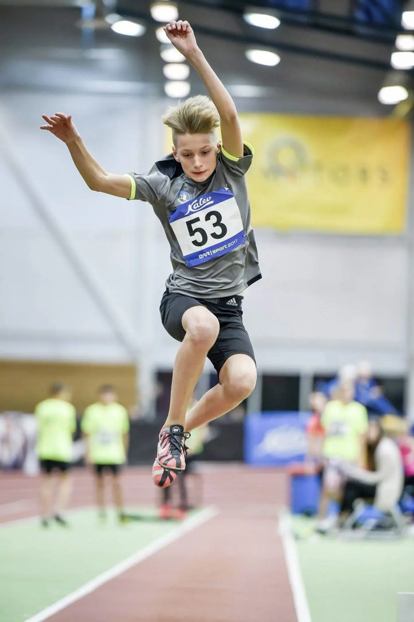 Poiste vanemas vanuserühmas saavutas Rakvere gümnaasiumi õpilane Erki Rotka kaugushüppes 8. koha.