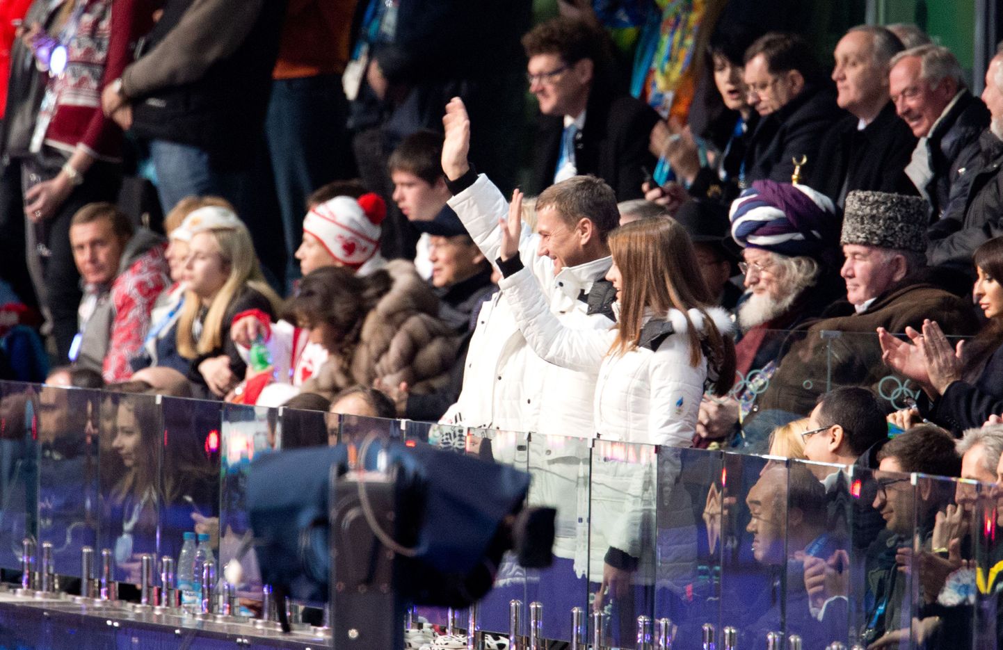 Премьер-министр Эстонии на церемонии открытия Олимпиады в Сочи.