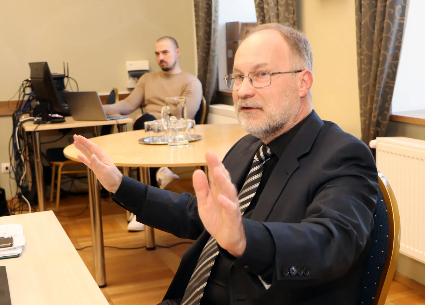Toila ja Jõhvi ühinemiskõneluste töörühma juhi, Jõhvi volikogu esimehe Vallo Reimaa sõnul on oluline, et liitumise järel ei kaotaks kogukonnad uue omavalitsuse sees oma identiteeti.