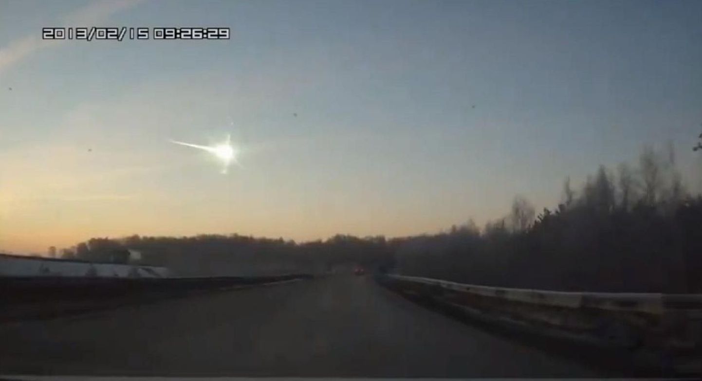 Uuralites jäädvustati meteoriid langemine