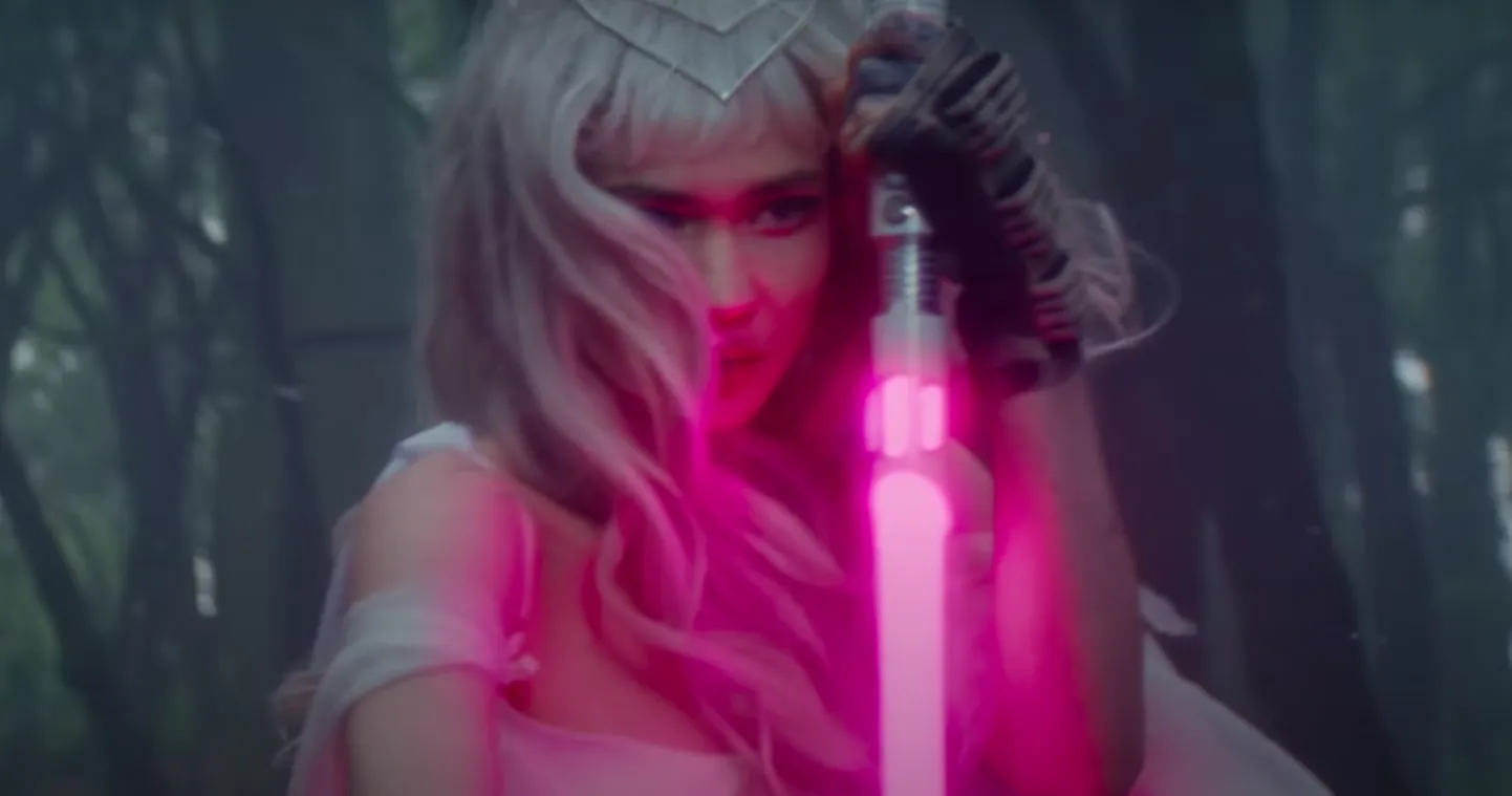 Kanada popstaar avaldas oma värskele singlile muusikavideo.