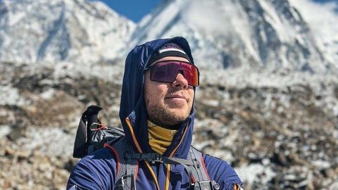 ФОТО ⟩ Эстонский альпинист взошел на вершину Эвереста!