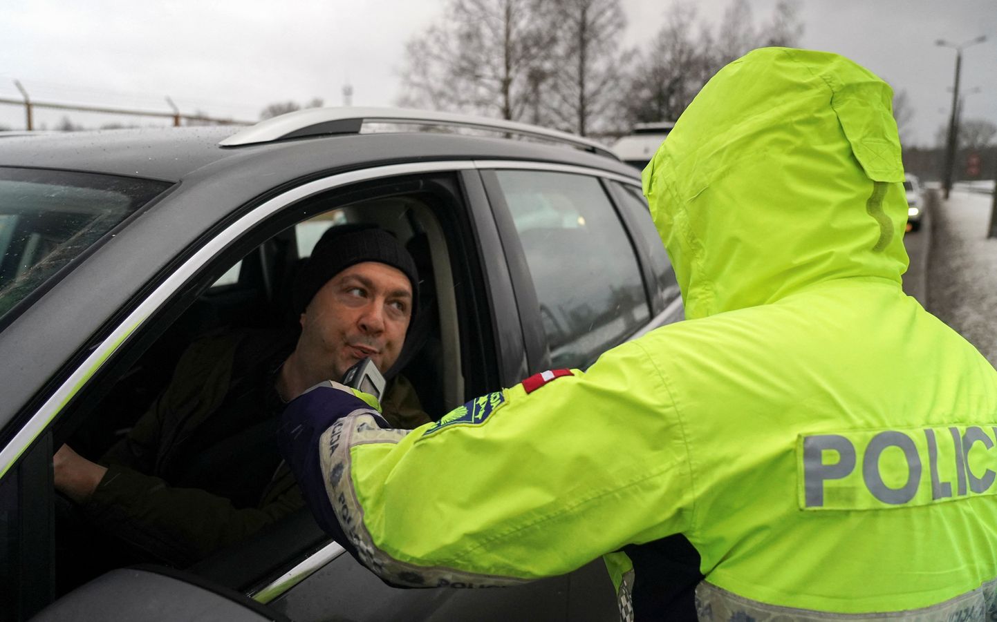 Politseireid, mille käigus kontrolliti Läti juhtide alkoholinäite, Riias, 8. märtsil 2023.