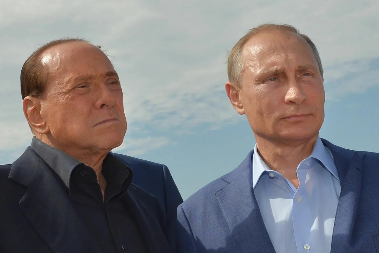 Silvio Berlusconi ja Vladimir Putin 2015. aastal Sevastoopoli lähedal Itaalia sõdurite kalmistul.