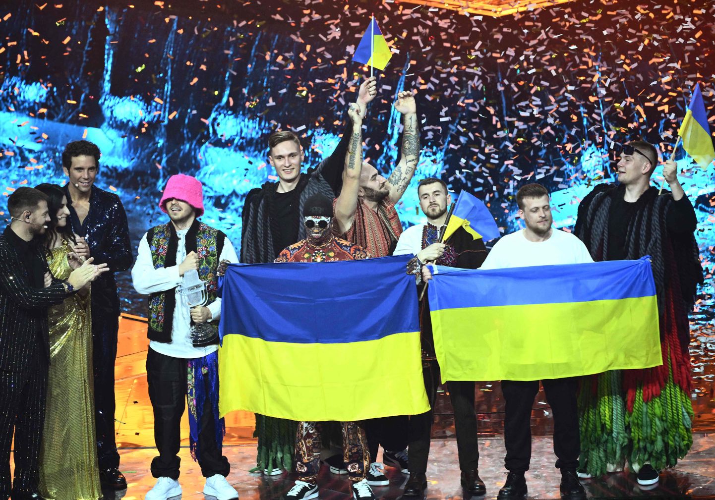2022. gada Eirovīzijas uzvarētāji - Ukrainas pārstāvji - grupa "Kalush Orchestra".