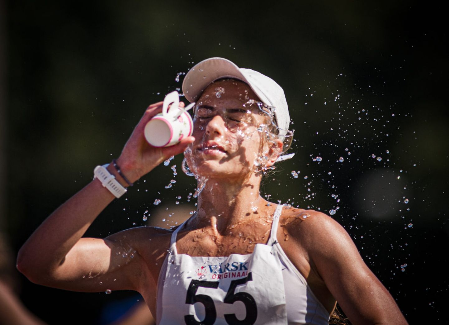 Alles 17aastane Jekaterina Mirotvortseva võitis ligemale 30kraadises palavuses 10 000 meetri käimises Eesti meistritiitli nõnda, et temast kiirem suutis olla vaid üks meesvõistleja.