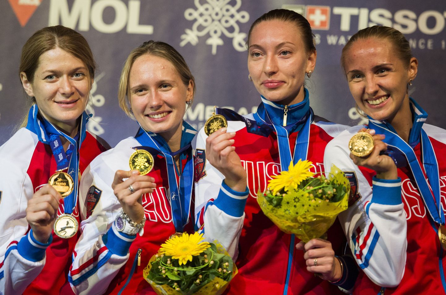 Слева направо: Анна Сивкова, Яна Зверева, Татьяна Андрюшина, Виолетта Колобова.