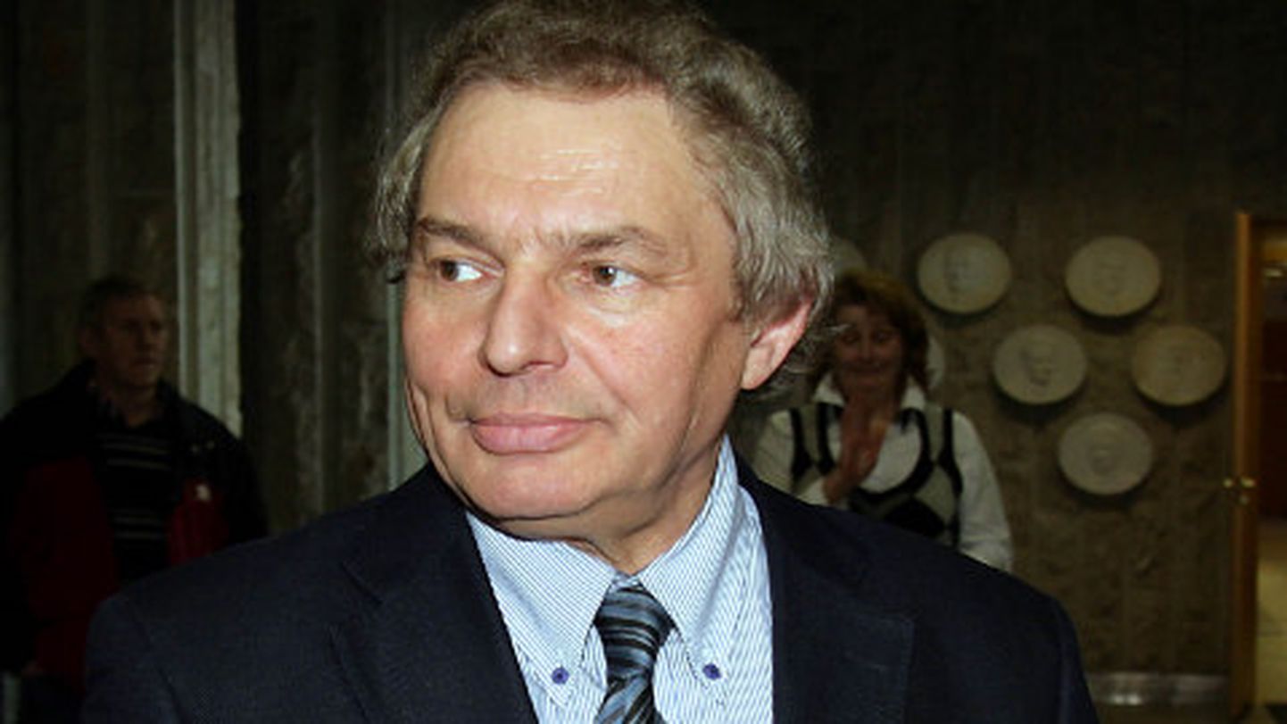 Jevgeni Solovjov juhib juba mitmendat aastat järjest Ida-Viru omavalitsusjuhtide palgaedetabelit. 2011. aastaga võrreldes on tema palk tõusnud ligemale kümne protsendi võrra.