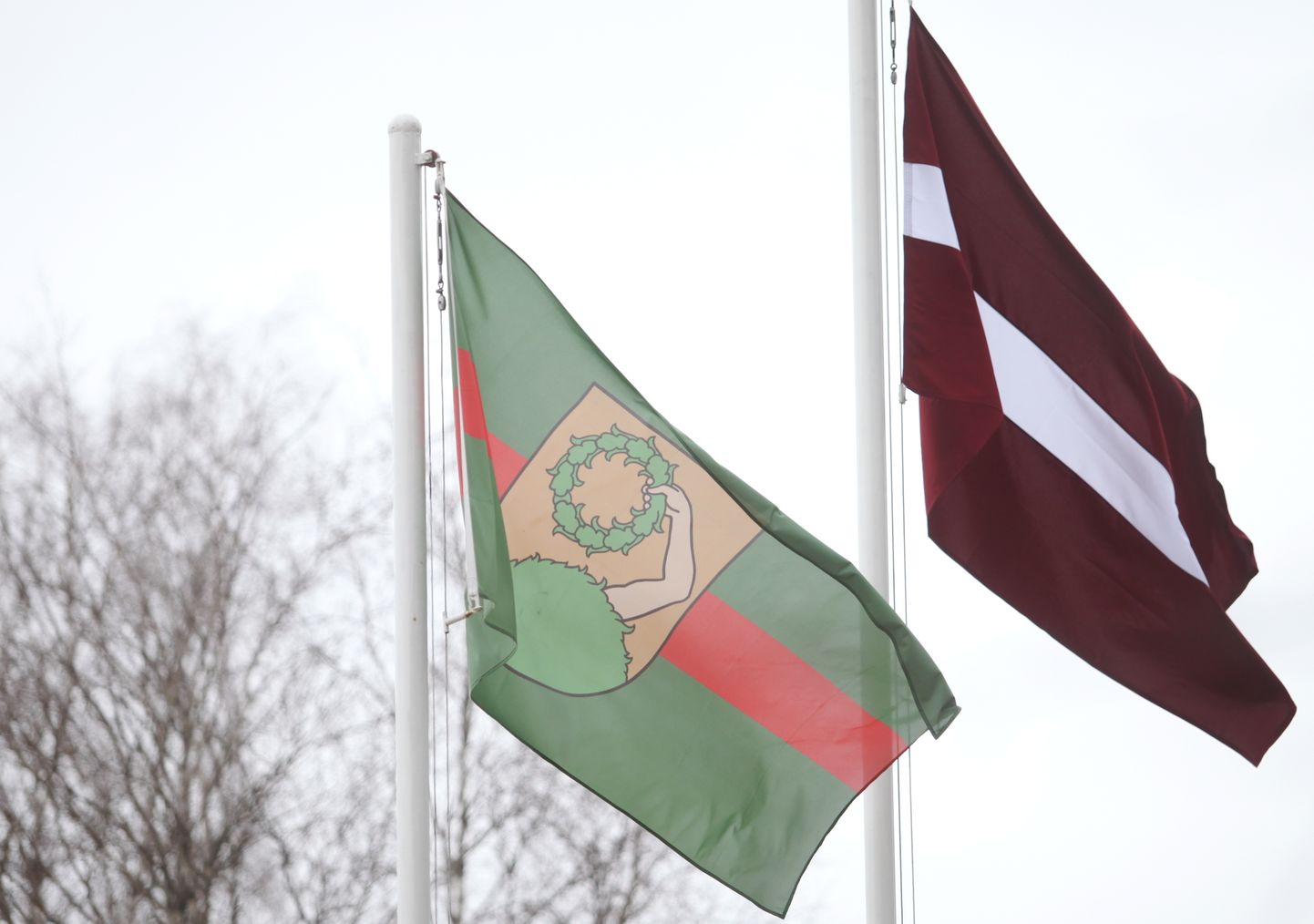 Флаги Талси и Латвии