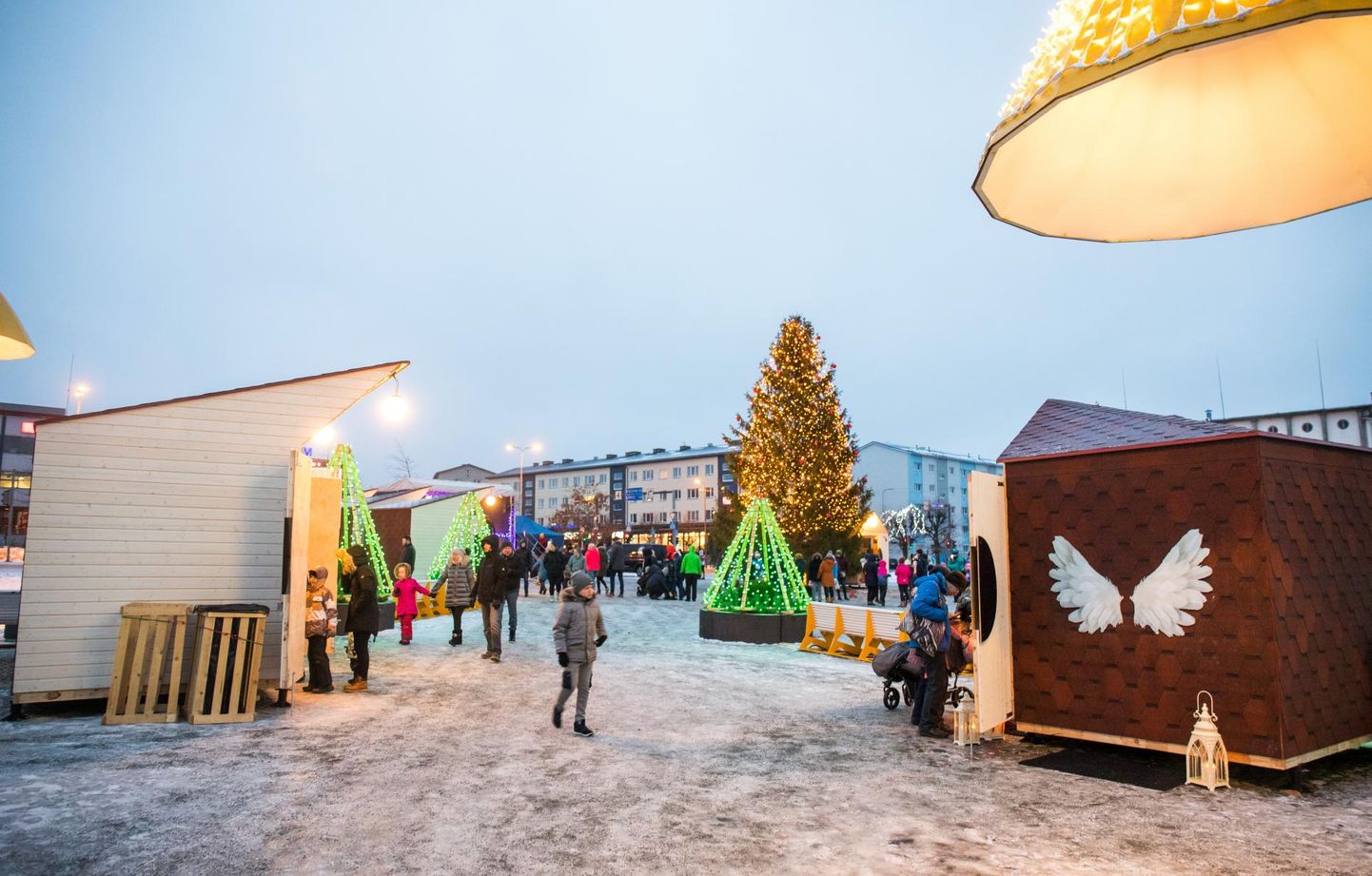 Jõuluturg Rakvere Keskväljakul.