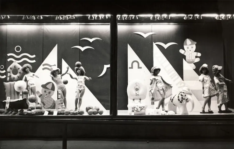 Tallinna Kaubamaja vaateaken 1980. aastatel (Kaubamaja arhiiv)