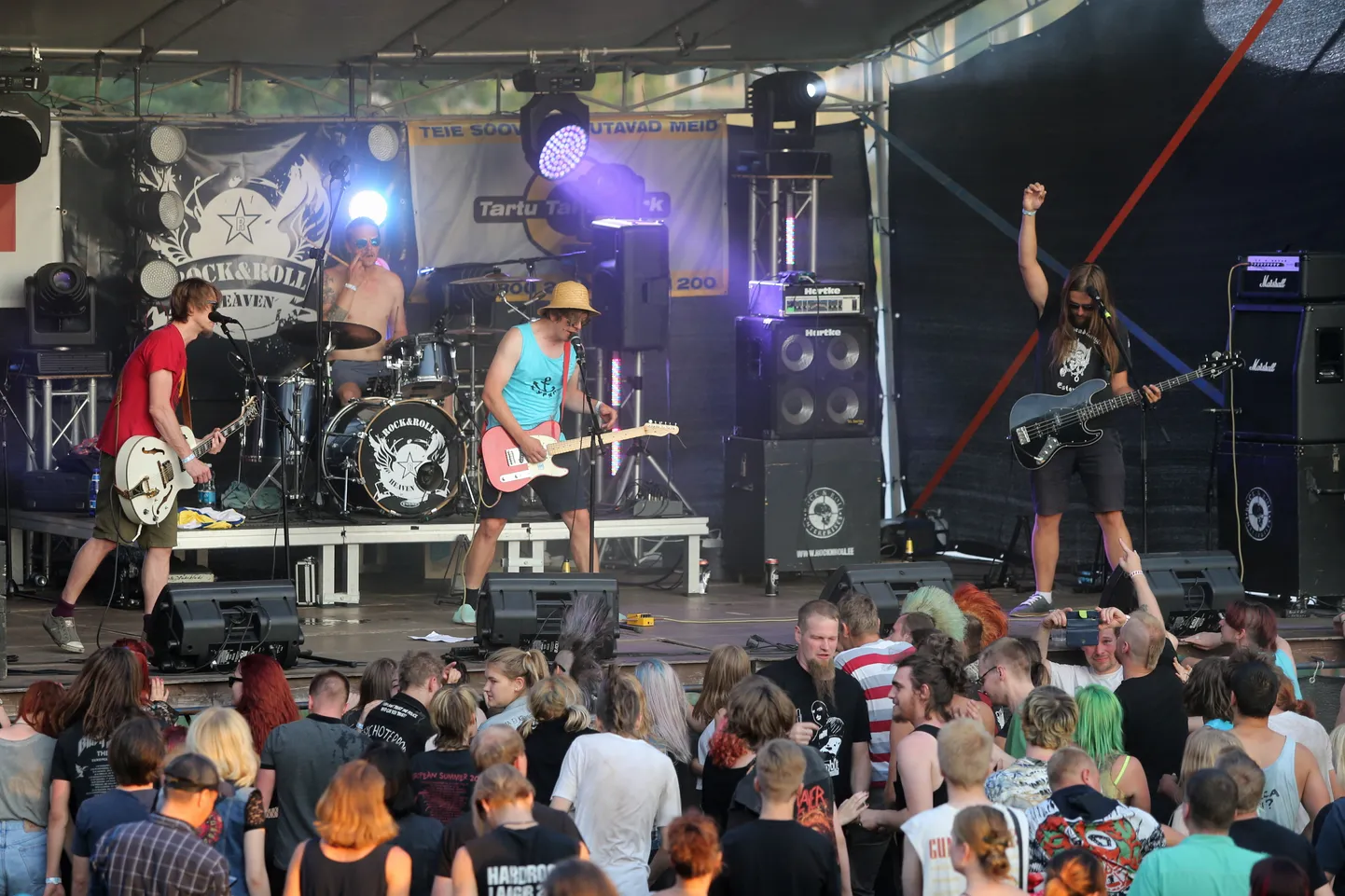 Raadi park ning festival Punk & Rock on juba ammustest aegadest justkui paariks laulatatud. See pilt on aastast 2018.