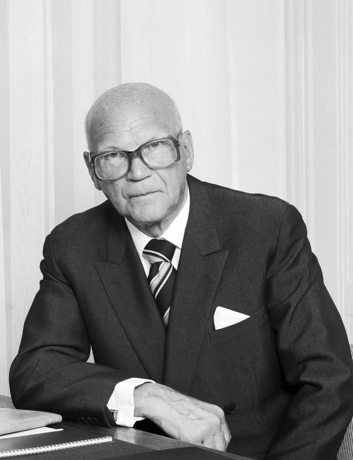 Pildil on Urho Kaleva Kekkonen, kes oli Soome Vabariigi president aastatel 1956–1982. Enne seda oli ta Soome peaminister aastatel 1950–1953 ja 1954–1956.