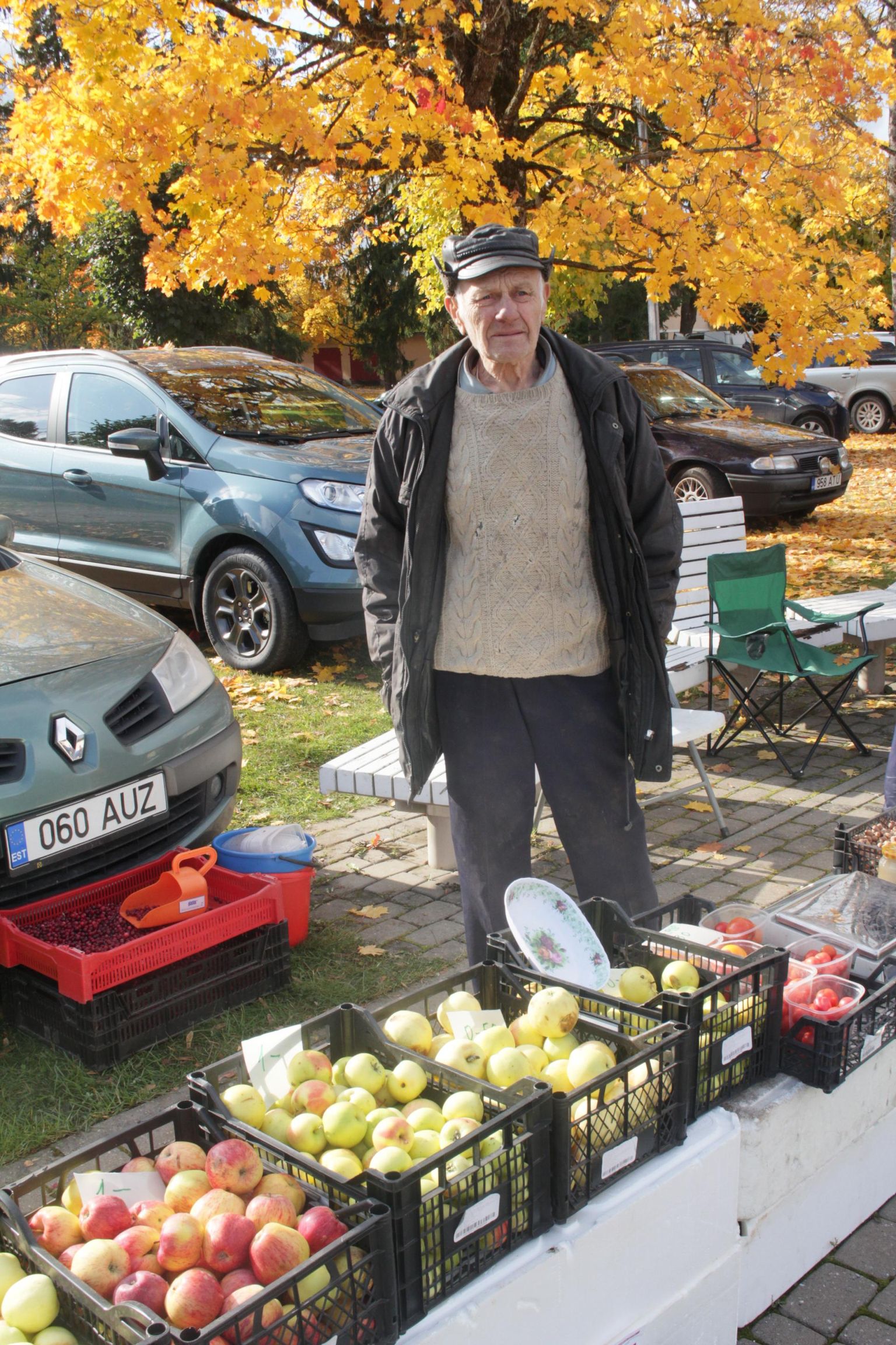 Türi mees Jaan Nuut on õunafestivalil kauplemas käinud aastaid.