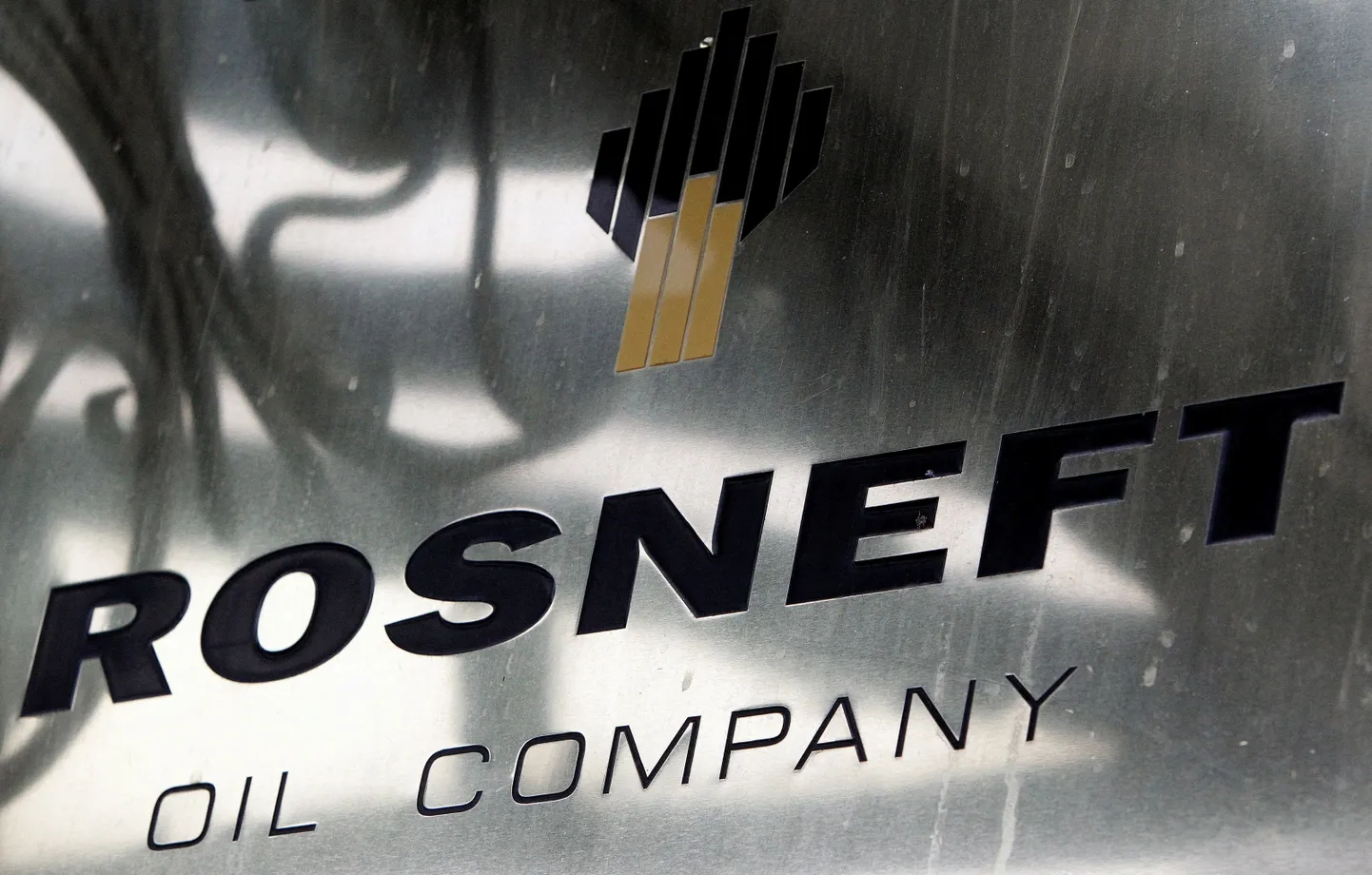 Rosnefti logo.