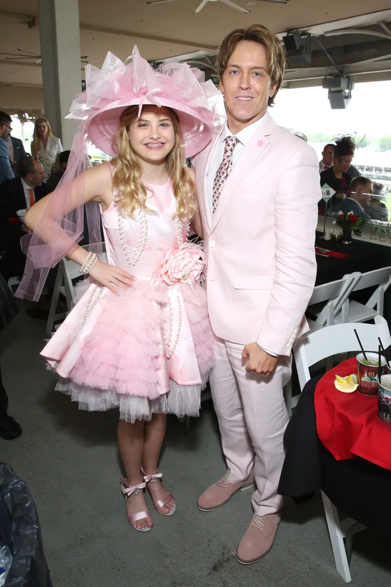 2019. aastal väisas ta Kentucky Derby ratsavõistlusi, kus avaldas austust oma varalahkunud emale ja kandis samasugust kübarat, nagu tema ema 2004. aastal samal üritusel kandis.