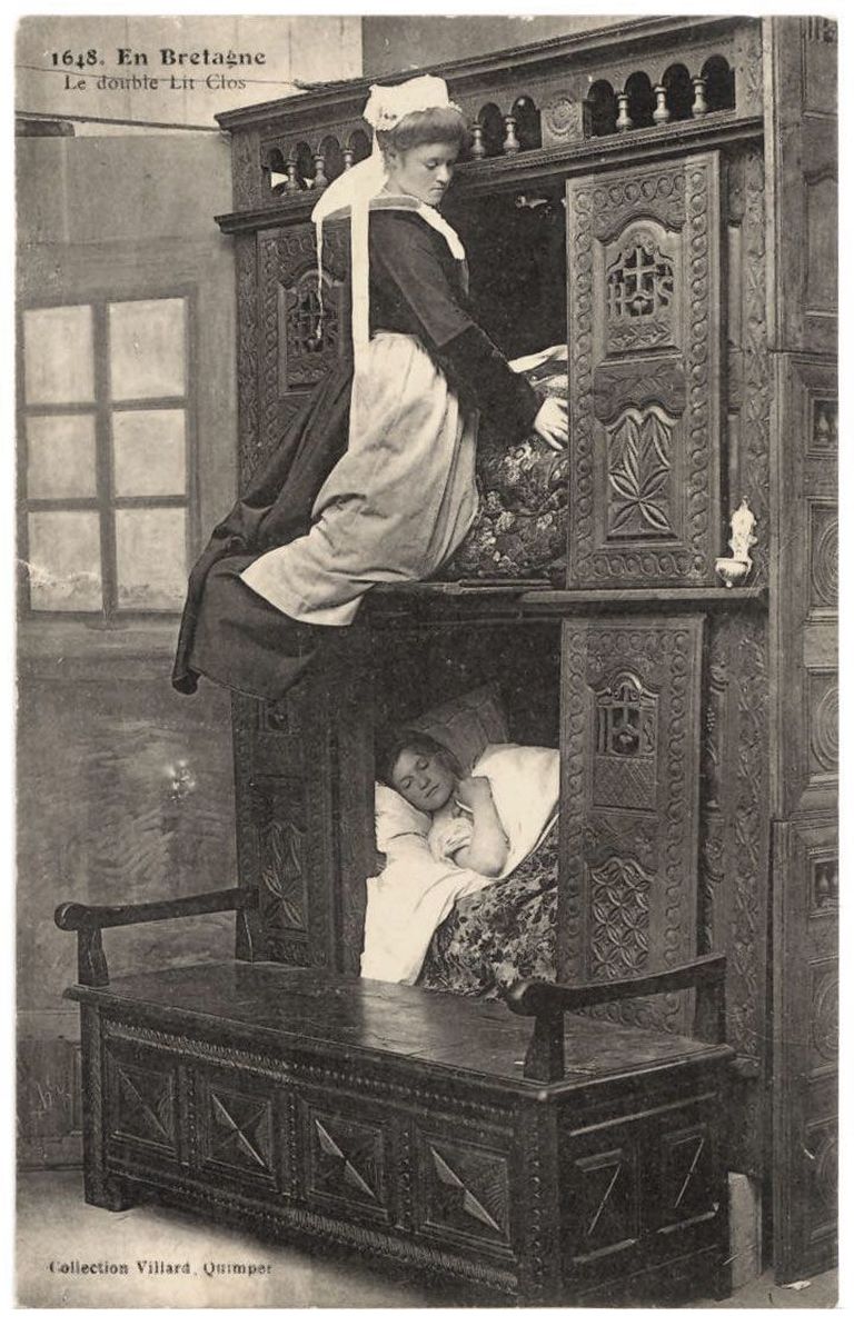 Keskajal kasutusele võetud kapp-voodi 19. sajandi prantsuse postkaardil