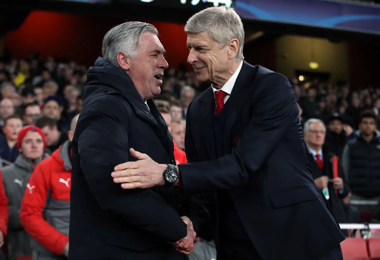 Veel mullu kevadel surus Arsene Wenger (paremal) Bayerni peatreeneri Carlo Ancelotti kätt, nüüd võib temast endast saada Bayerni juhendaja.