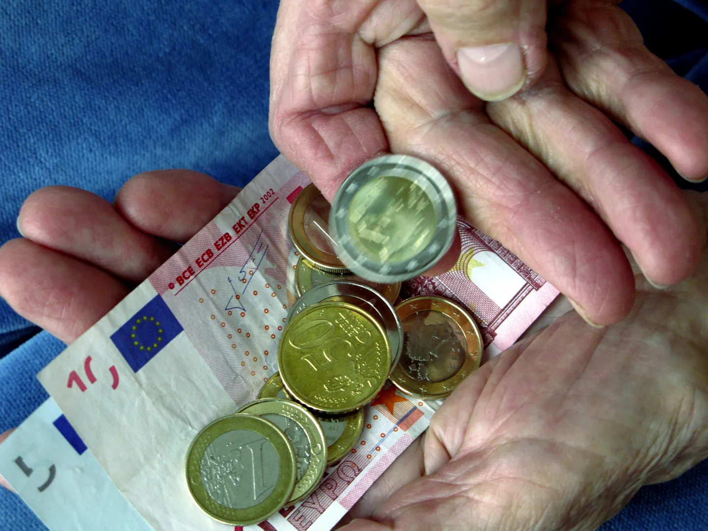 Uus töötasu alammäär on 355 eurot.