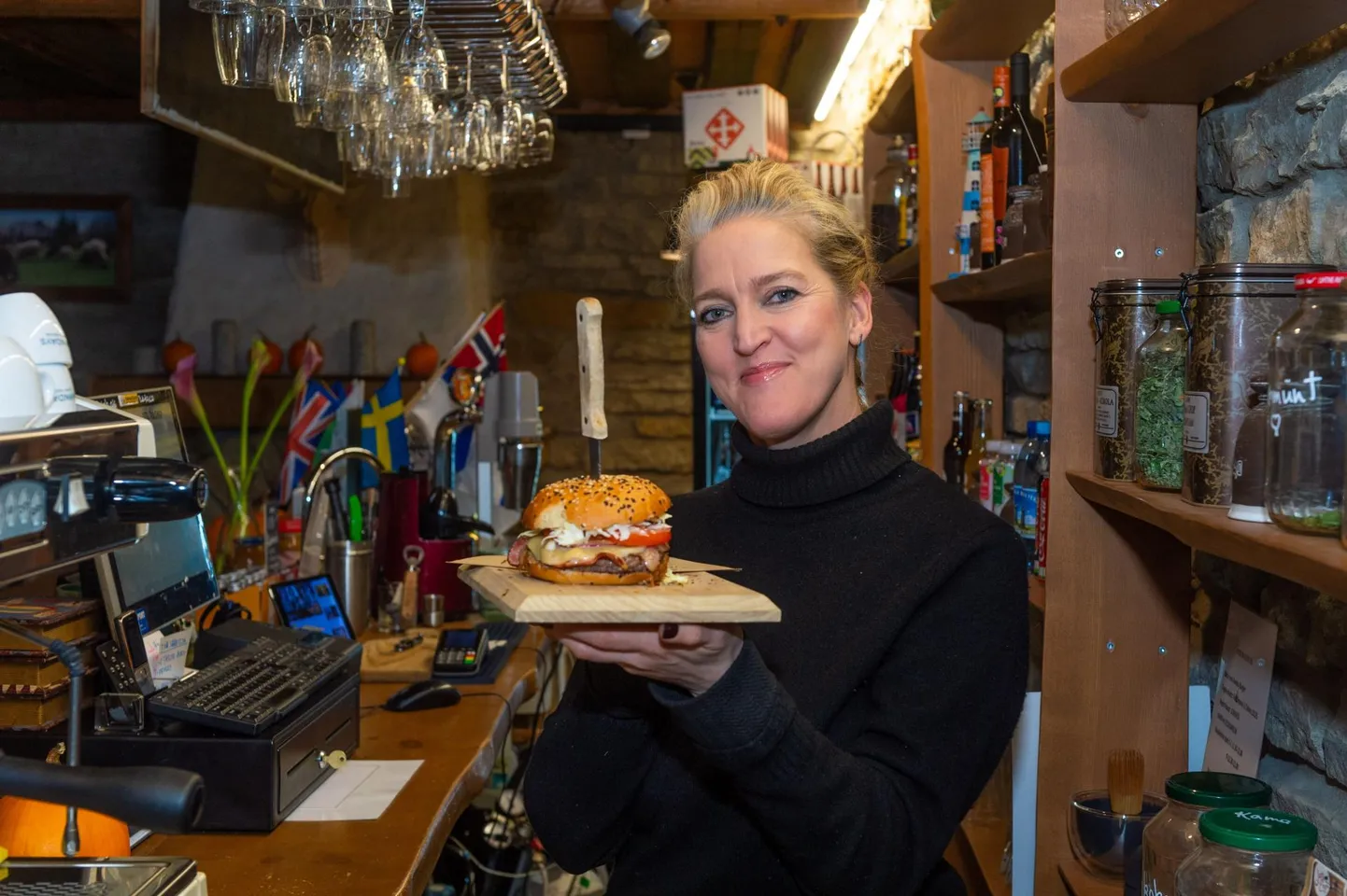 Dereku Burgeri perenaine Fleur Šprenk tuli turule eesmärgiga pakkuda tervislikku tänavatoitu, samas kui suurketid tulevad siia raha tegema ega hooli rahva tervisest.