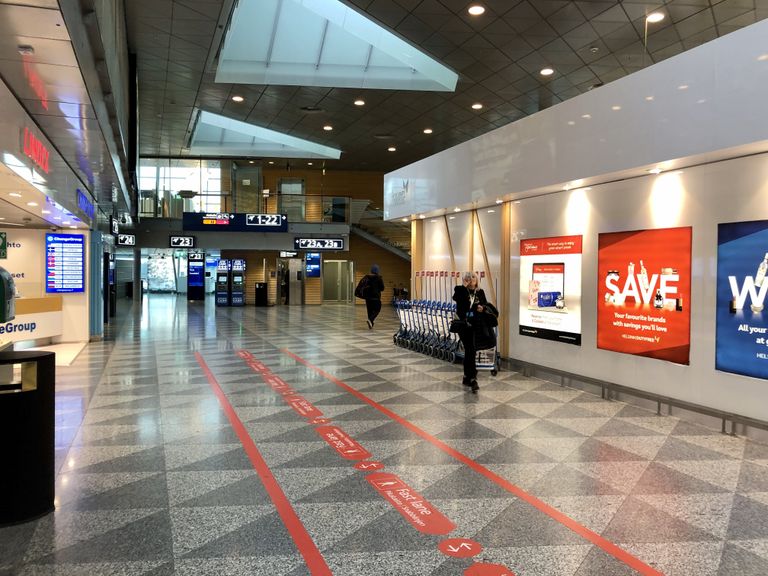Peaaegu inimtühi Helsingi lennujaam 20. veebruaril.