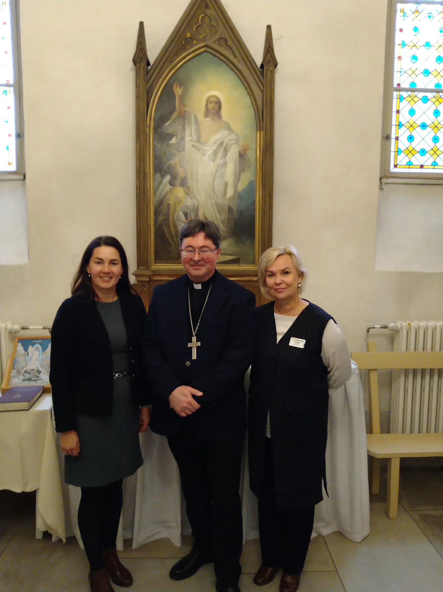 Käru Südamekodu juhataja Heili Burmeister (vasakult), Andres Tšumakov ja Paide Südamekodu juhataja Tiina Luts