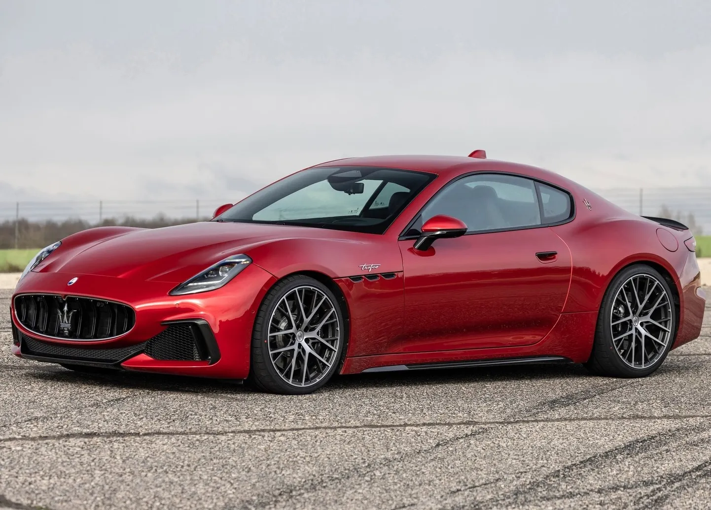 "Maserati Gran Turismo".