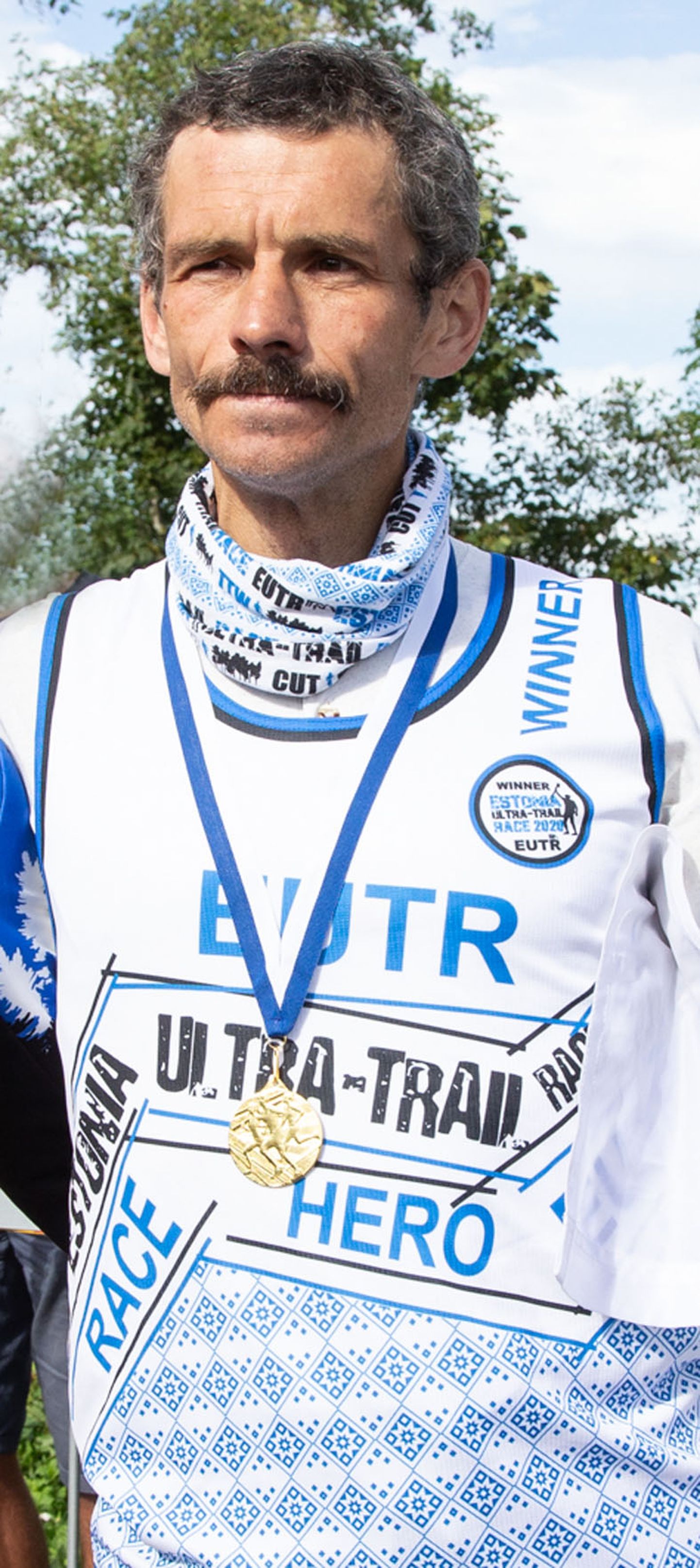 Vladmir Frolovile kuuluvad nüüd Eesti rekordid nii 24 kui ka 12 tunni jooksus ja mõlemad on püstitatud Sillamäel.