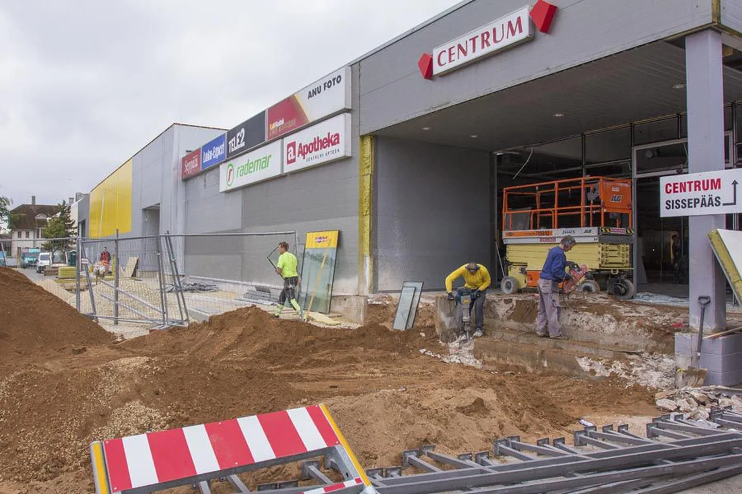 Praegu asub Viljandi postkontor veel Anttila majas, aga 1. novembrist kolib see koos Eesti Energiaga suurematesse ruumidesse Centrumi keskuses.