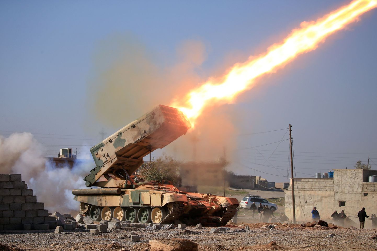 Iraagi armee rünnak ISISele Mosuli lõunaosas.