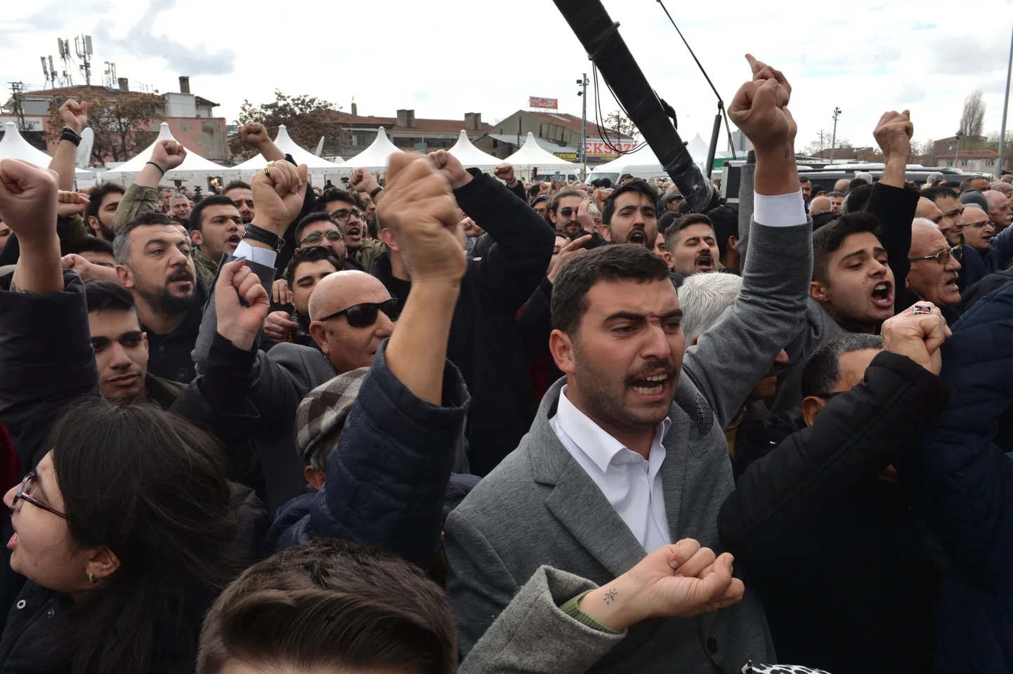 Türgi opositsiooniparteide toetajad Ankaras.