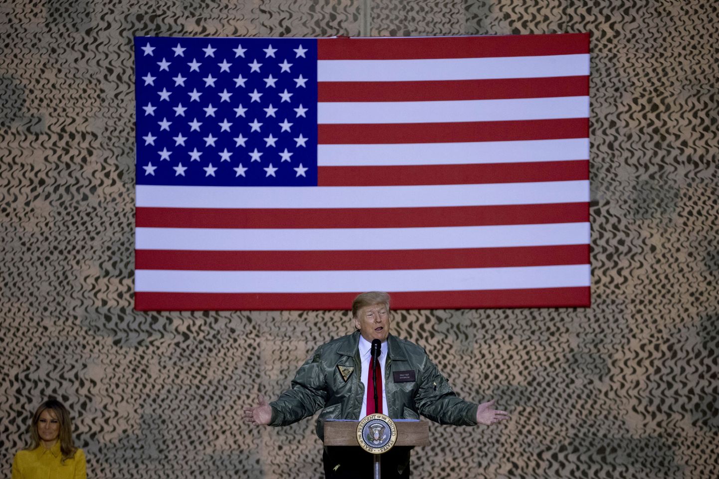 USA president Donald Trump kõnelemas sõjaväelaste ees Iraagis.