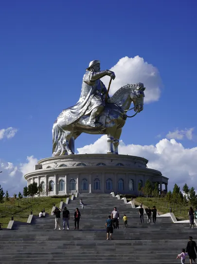 Tšingis-khaani maailma suurim hobusega monument.