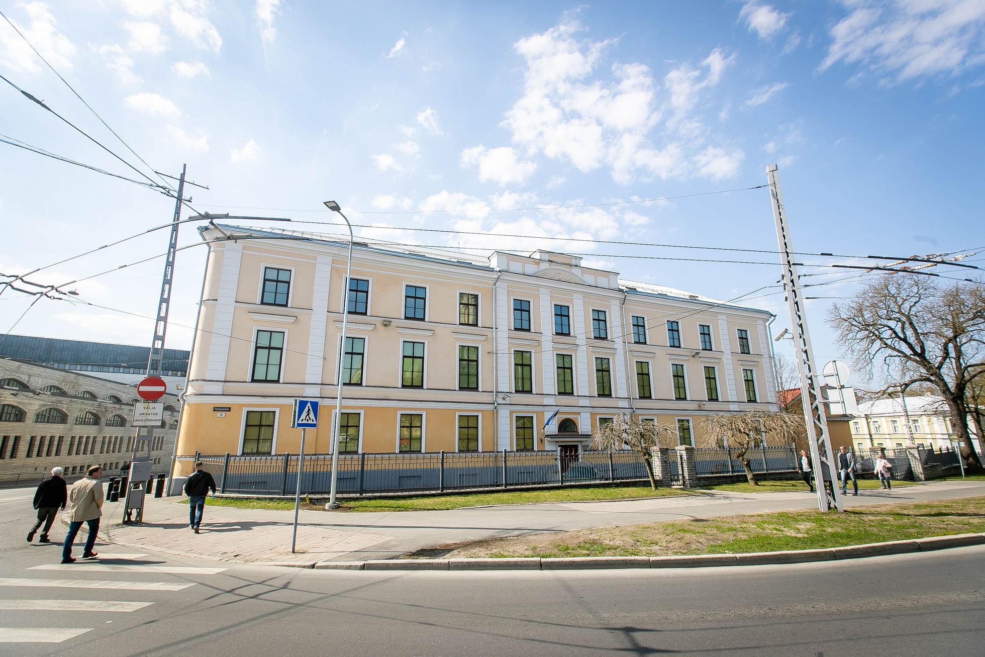 Здание КаПо на Тоомпуйестеэ, 3 в Таллинне. 23.04.2019. 