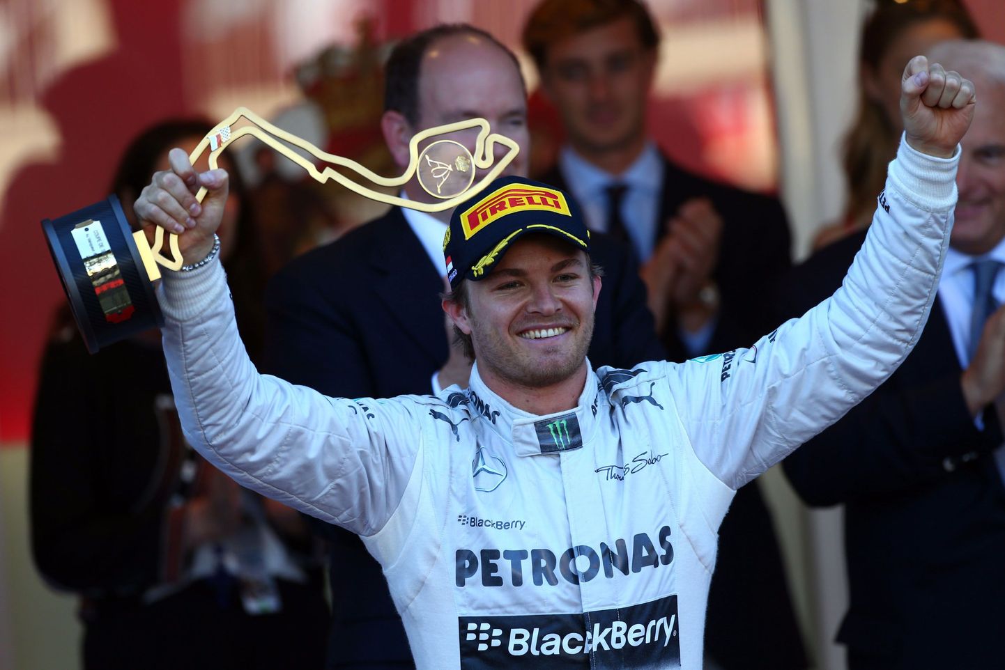 Nico Rosberg võitu tähistamas.